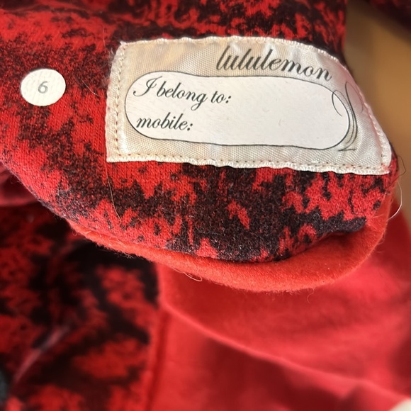 Special Edition Lululemon zip up hoodie; fleece lined hood. Size 6 - Picture 7 of 7